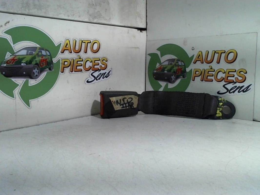 Attache ceinture arriere centrale
