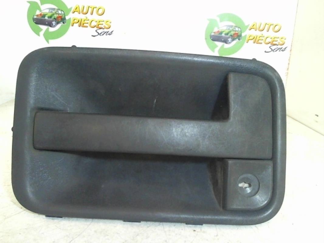 Poignee porte avant gauche