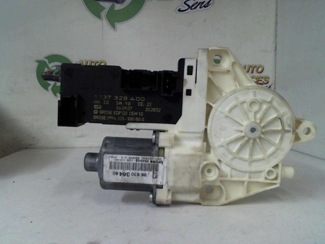 Moteur leve vitre avant droit