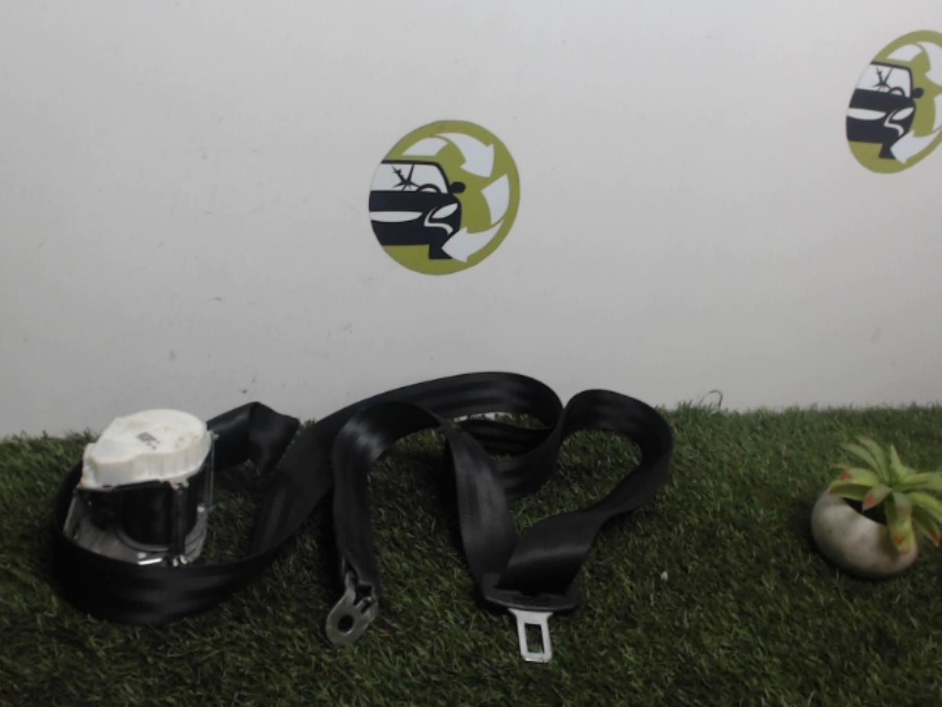 Ceinture arriere droit