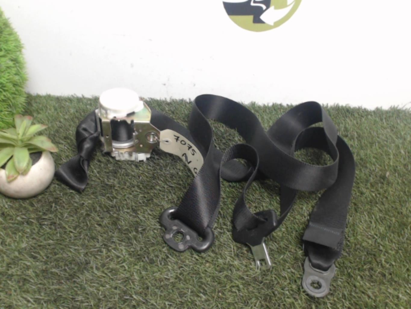 Ceinture avant gauche