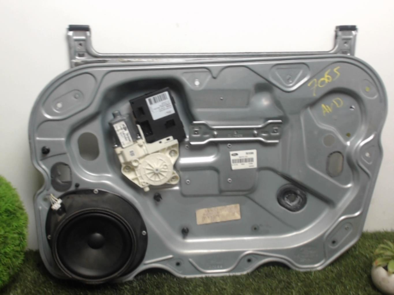 Leve vitre electrique avant droit