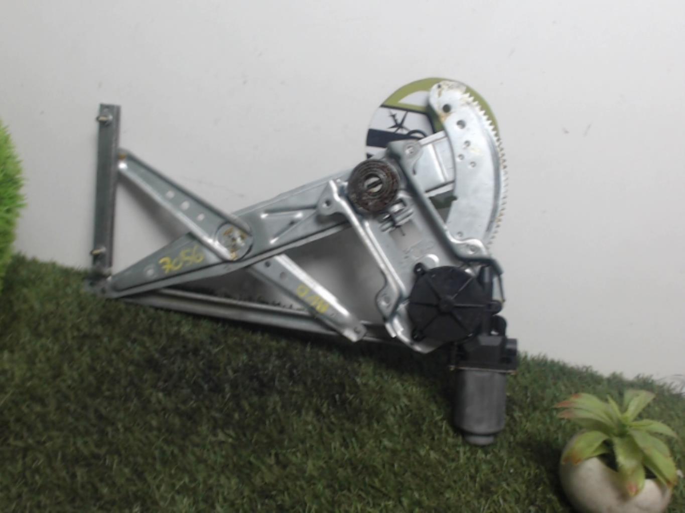 Leve vitre electrique avant droit