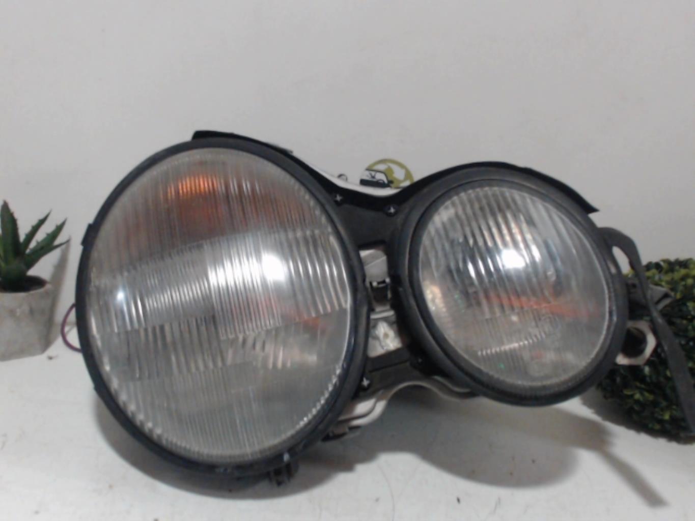 Optique avant principal droit (feux)(phare)