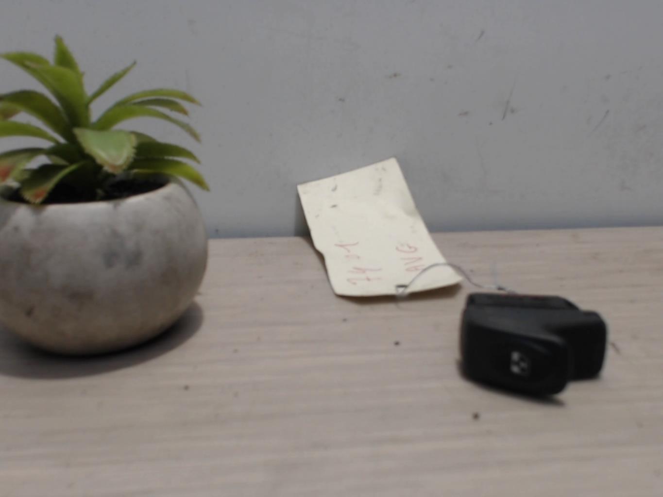 Interrupteur de leve vitre avant gauche