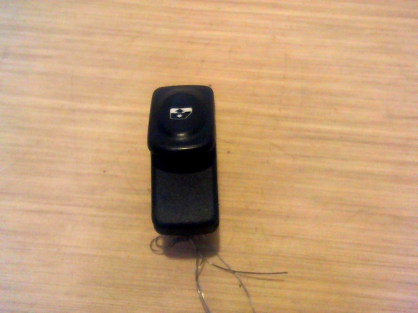 Interrupteur de leve vitre avant droit