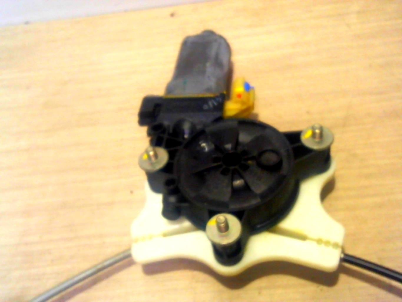 Leve vitre electrique avant droit