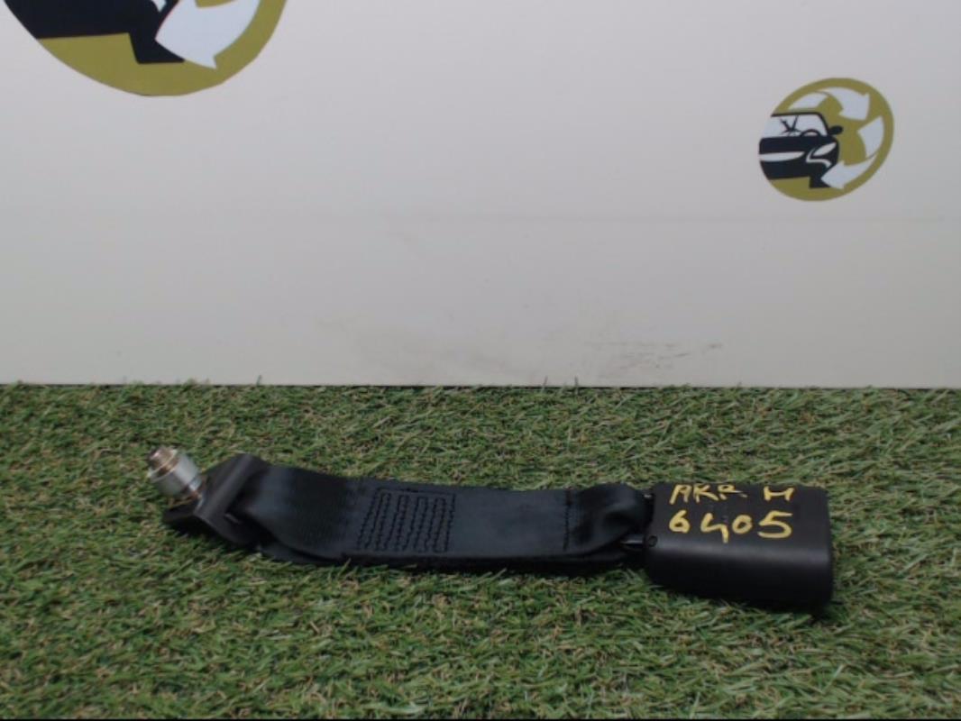 Attache ceinture arriere centrale