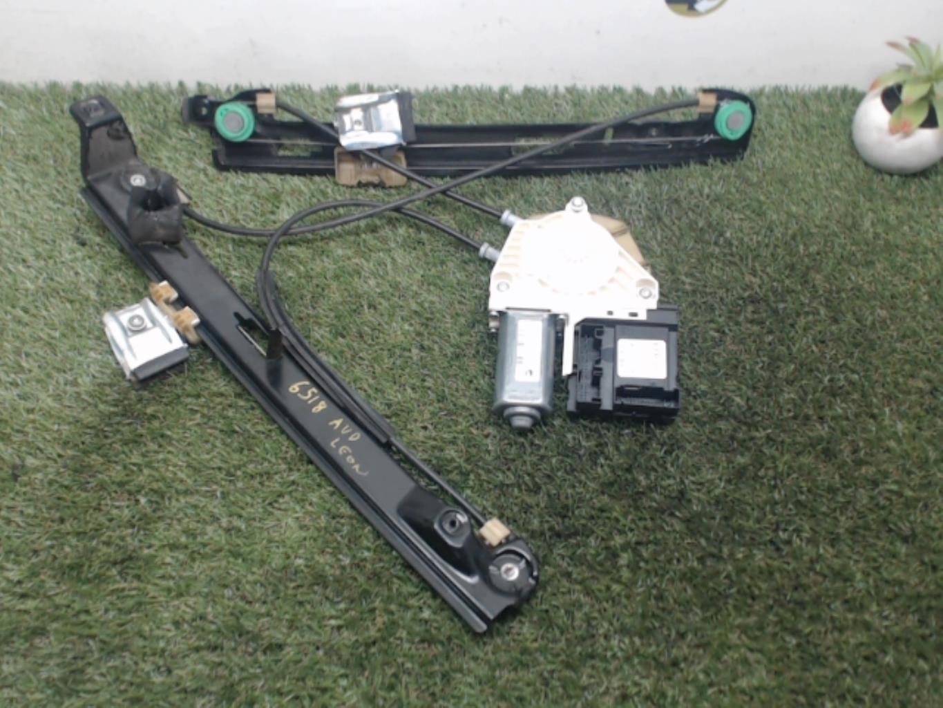 Leve vitre electrique avant droit