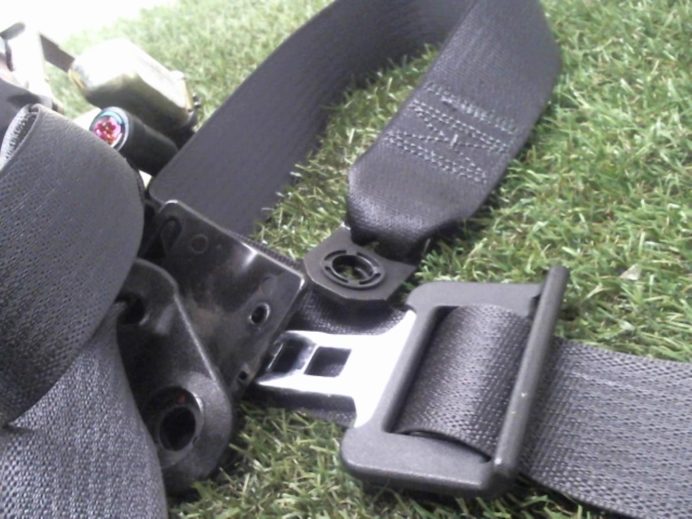 Ceinture avant gauche