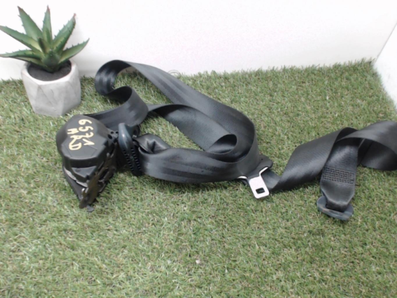 Ceinture arriere droit