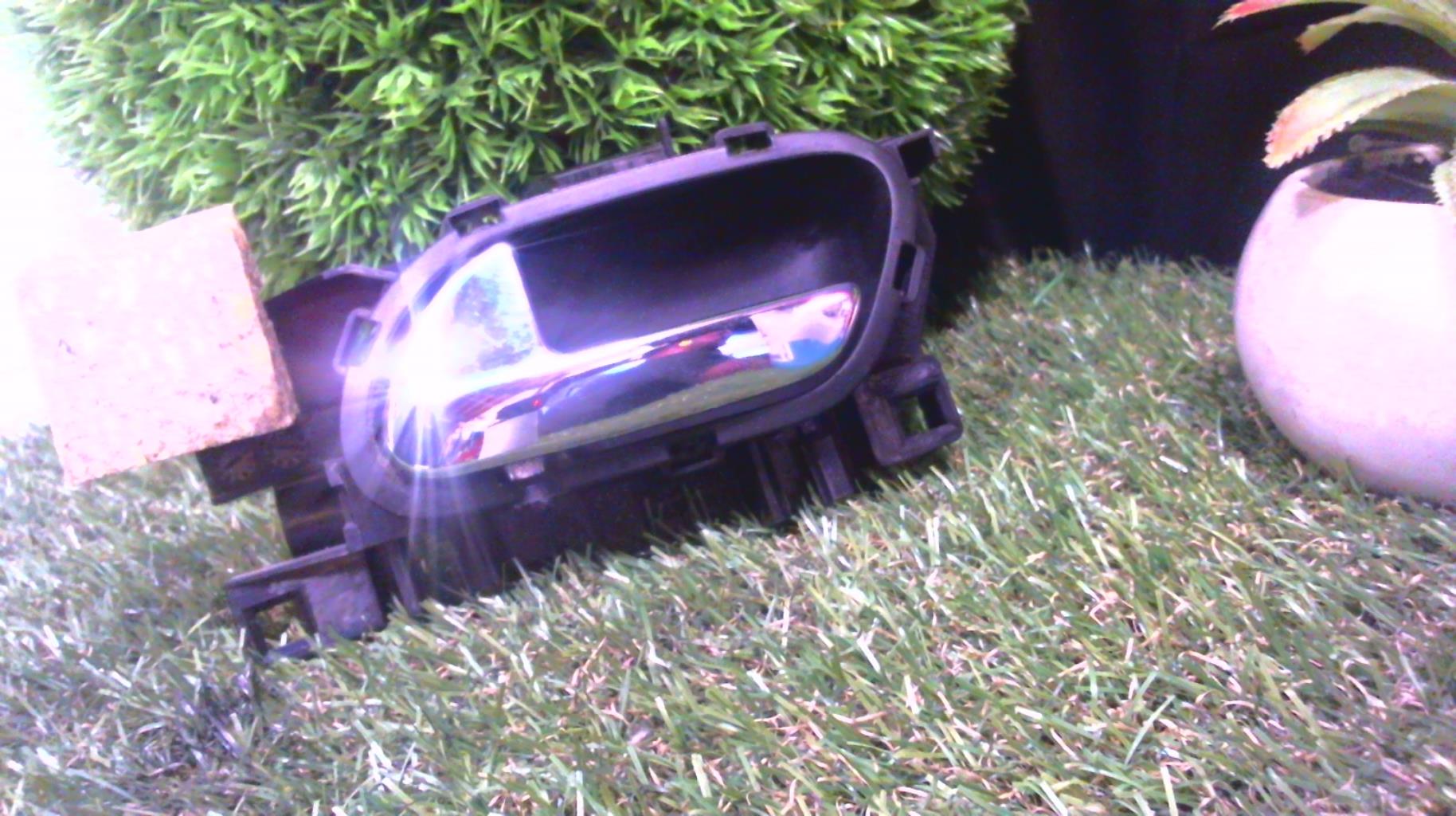 Poignee interieur avant gauche