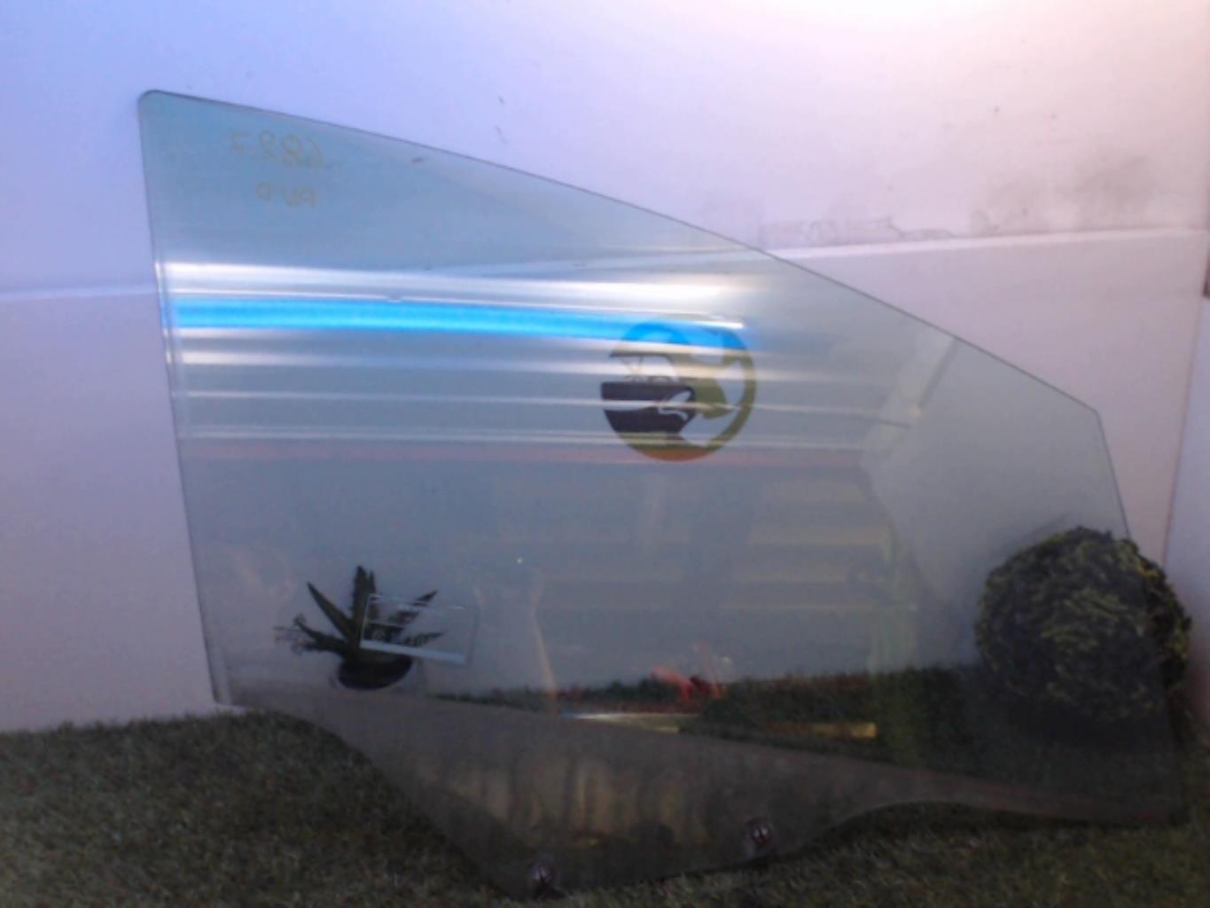 Vitre avant droit
