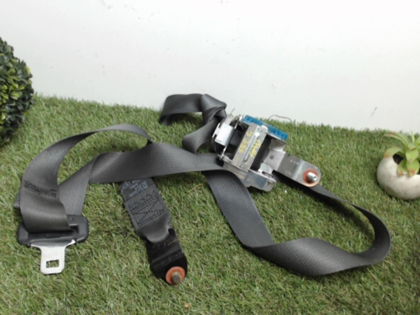 Ceinture arriere droit