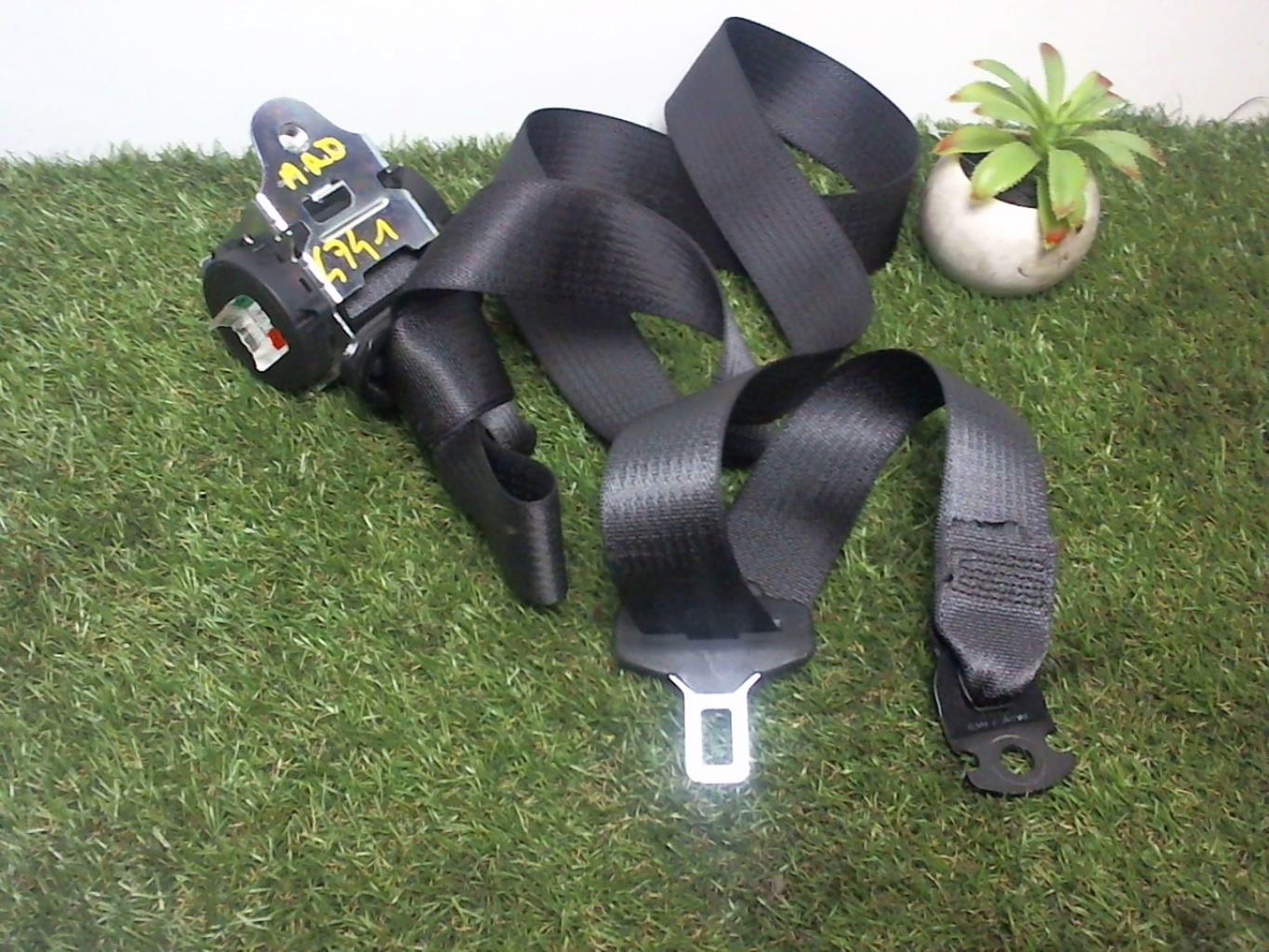 Ceinture arriere droit