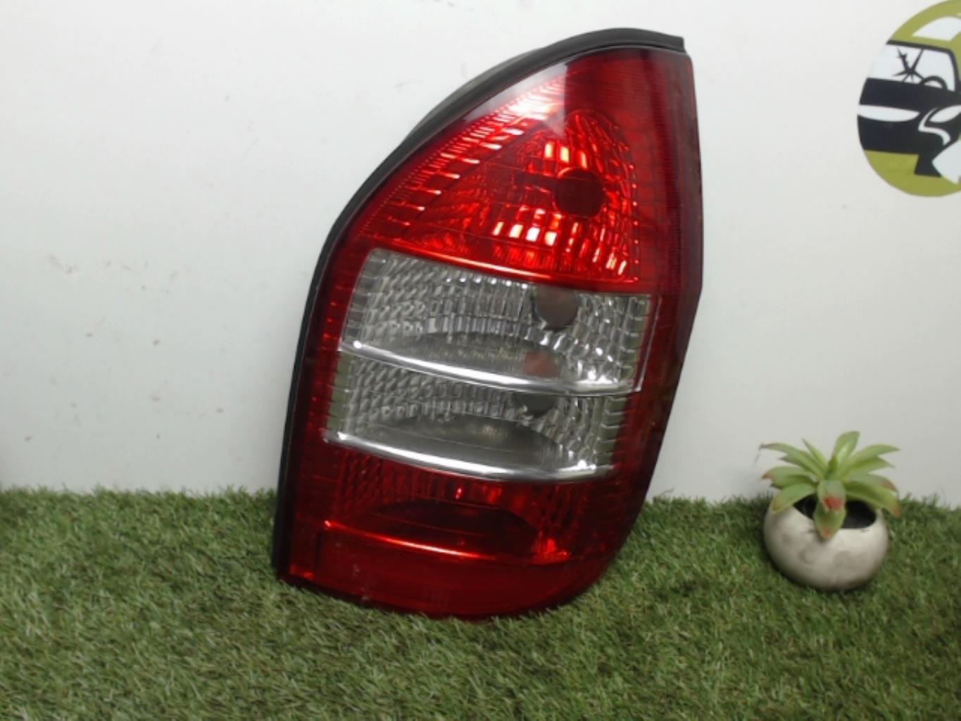 Feu arriere principal droit (feux)