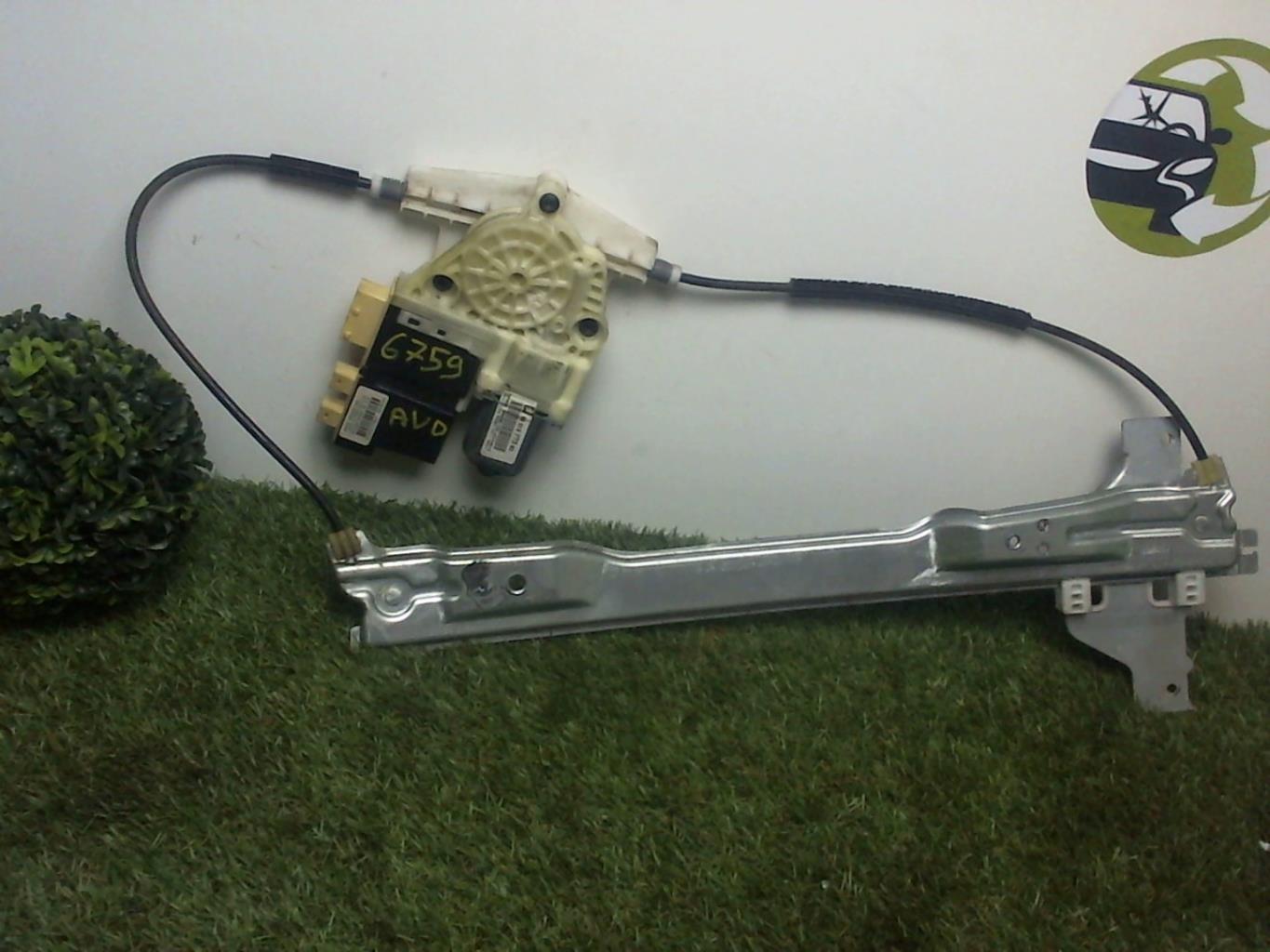 Leve vitre electrique avant droit