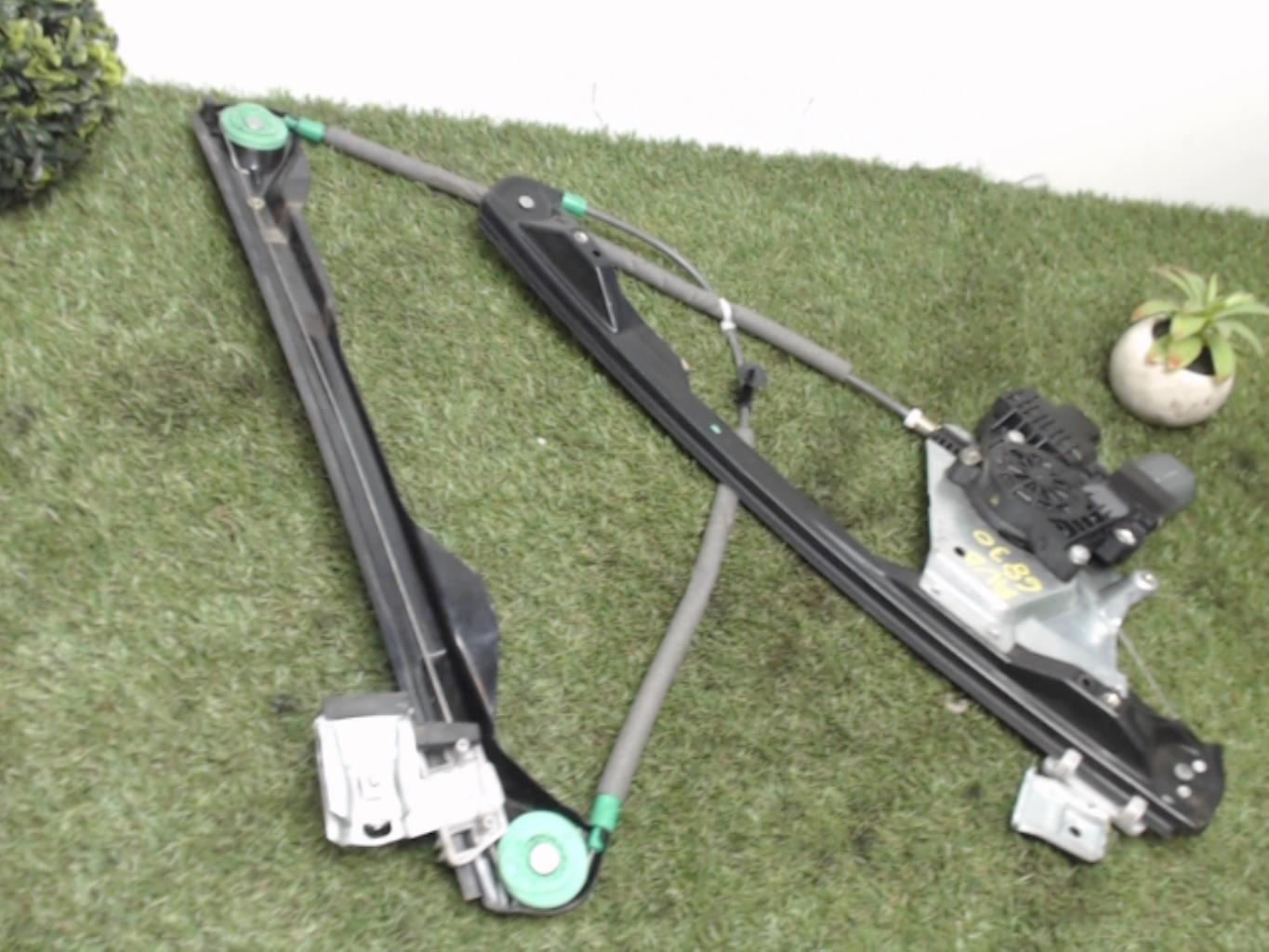 Leve vitre electrique avant droit