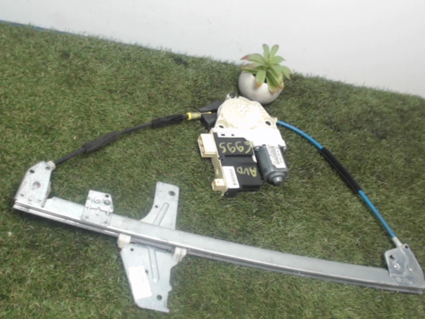 Leve vitre electrique avant droit