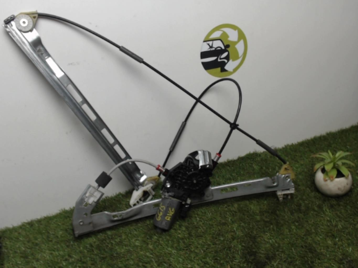 Leve vitre electrique avant gauche