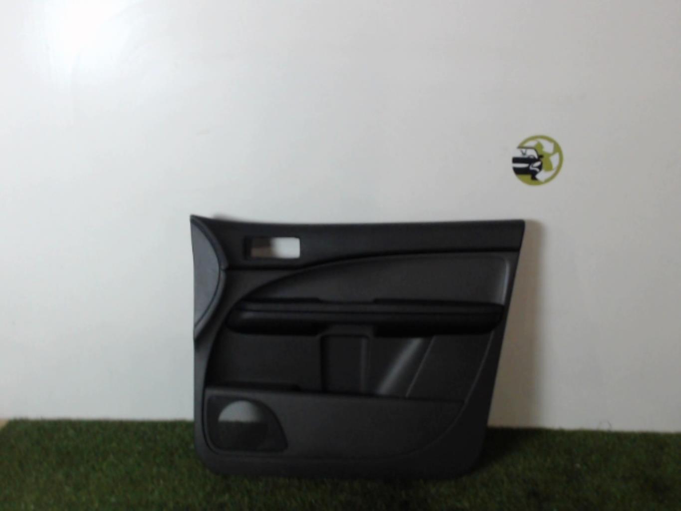Panneau de porte avant droit
