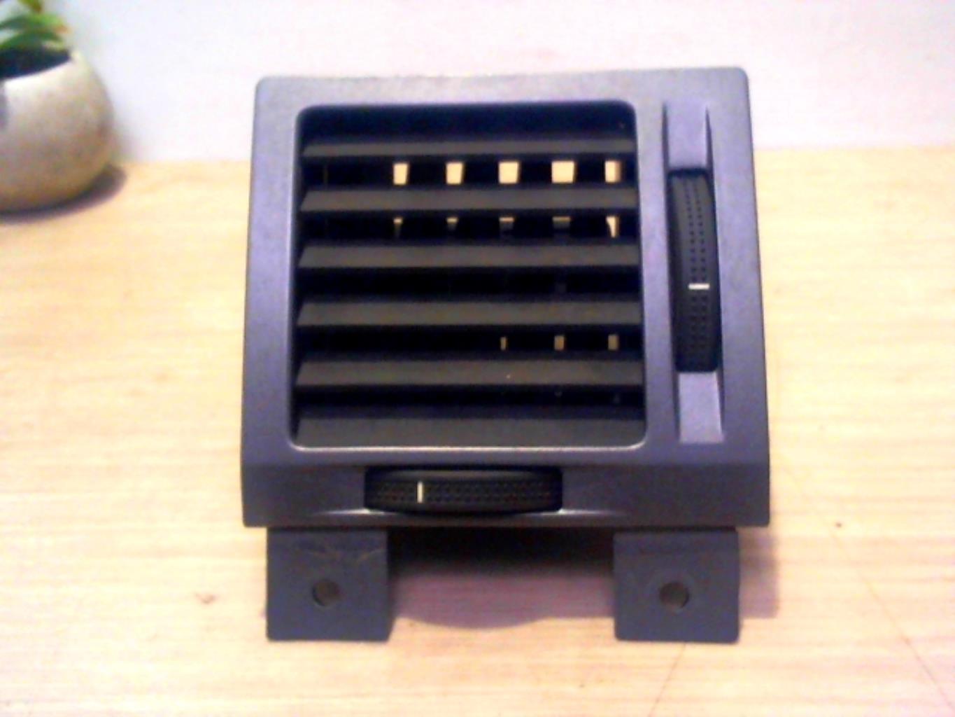 Aerateur tableau de bord avant gauche