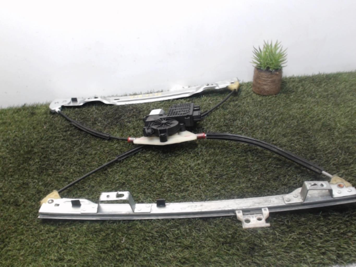 Leve vitre electrique avant droit