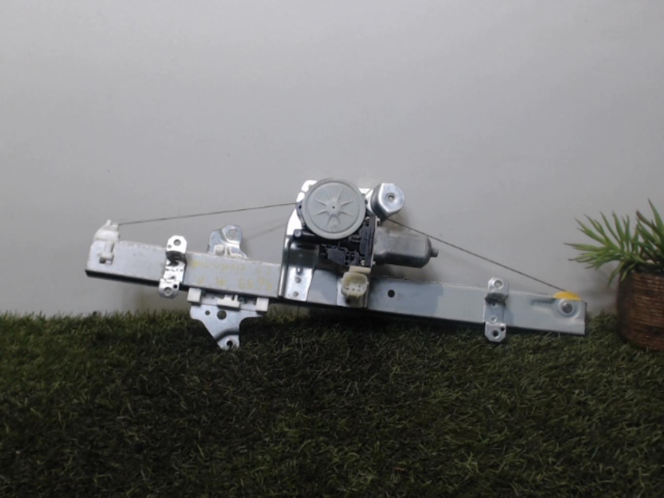 Leve vitre electrique avant droit