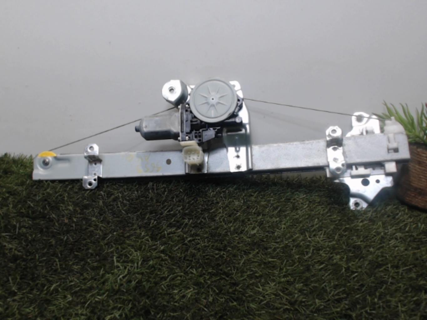 Leve vitre electrique avant gauche