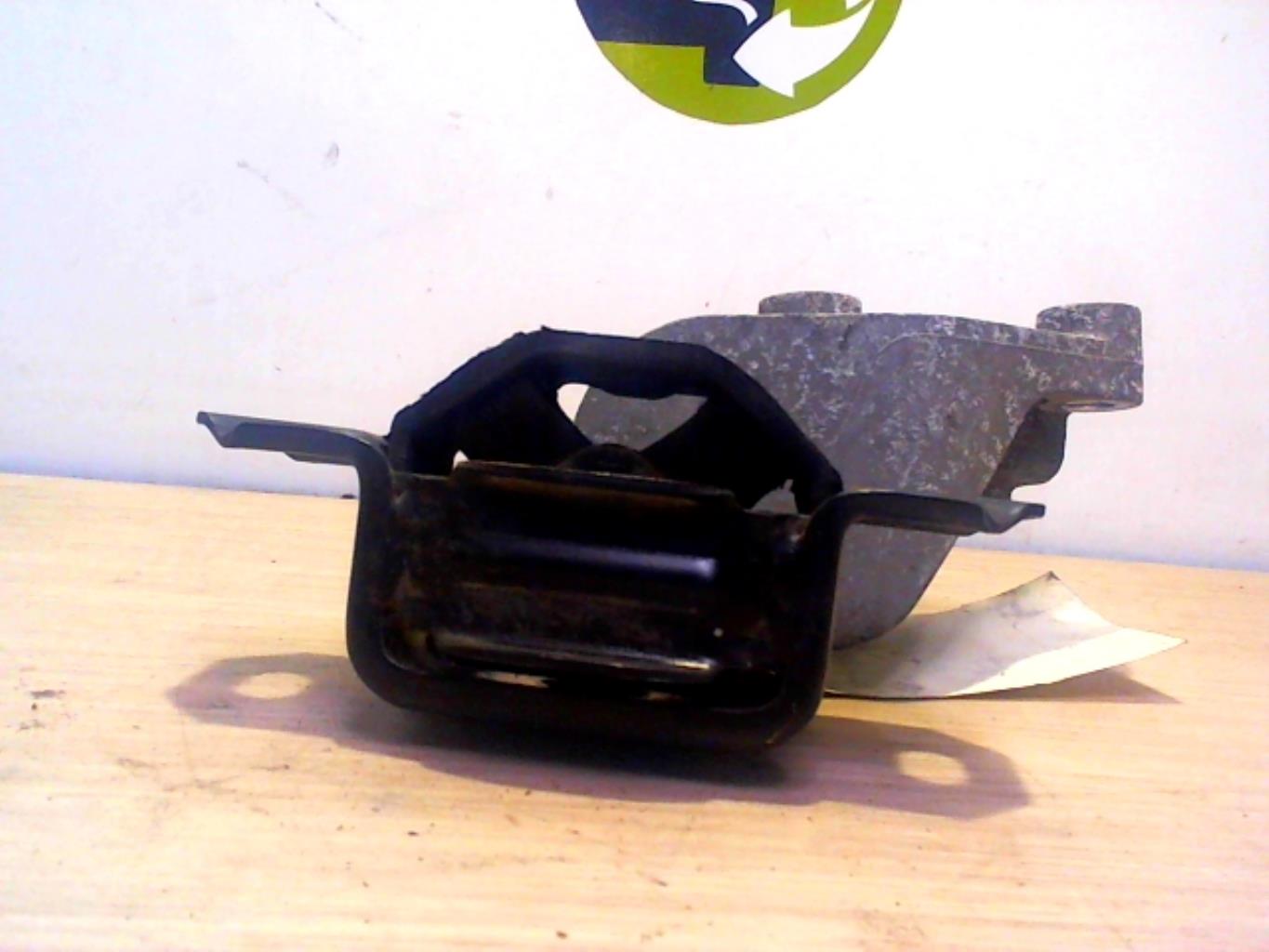 Support moteur gauche