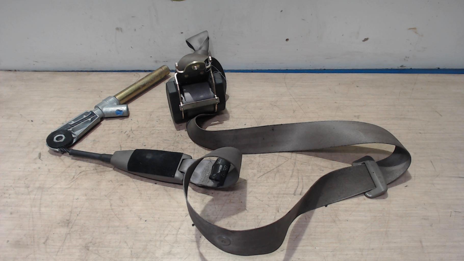 Ceinture avant droit