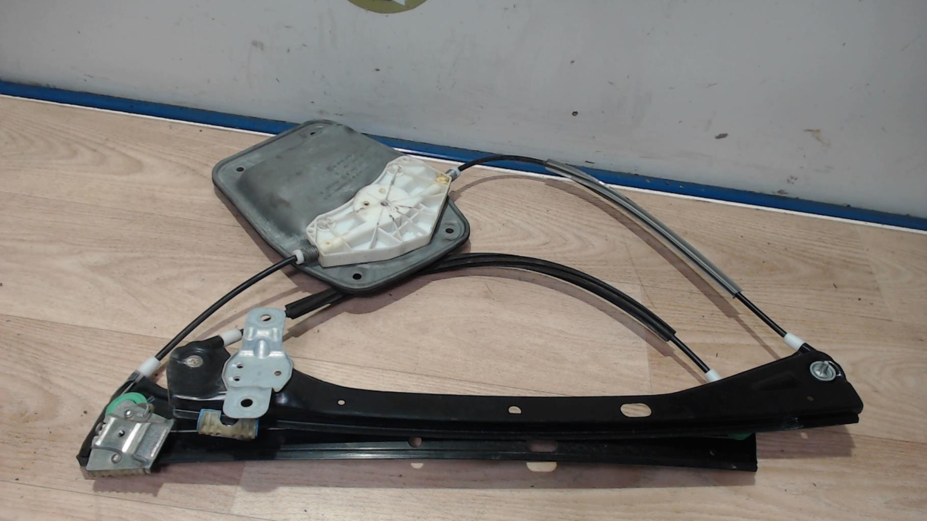 Leve vitre electrique avant droit