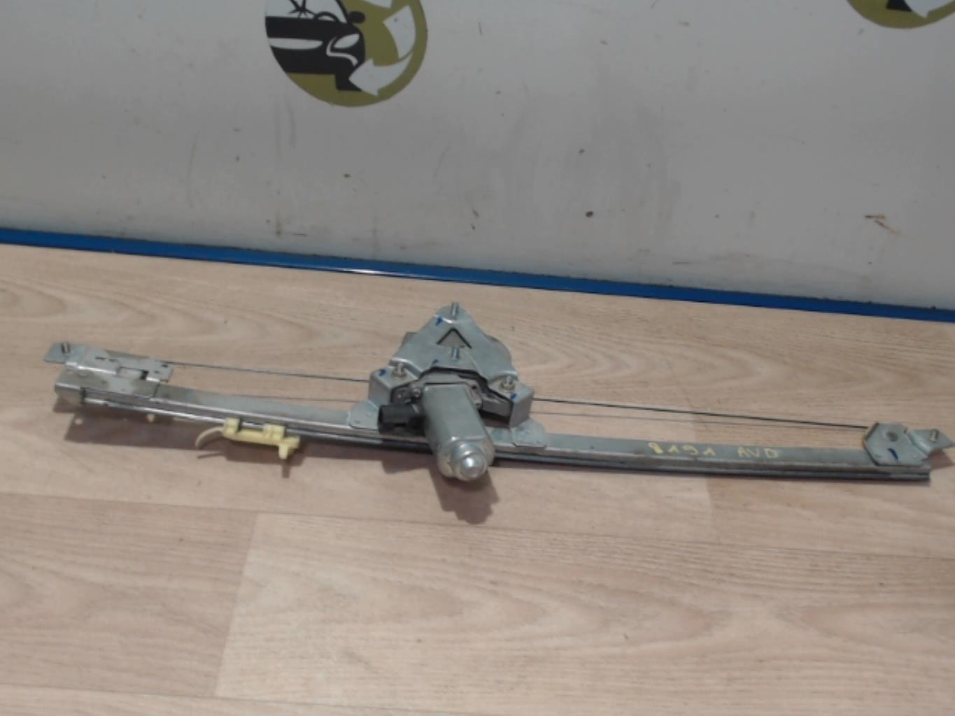 Leve vitre electrique avant droit