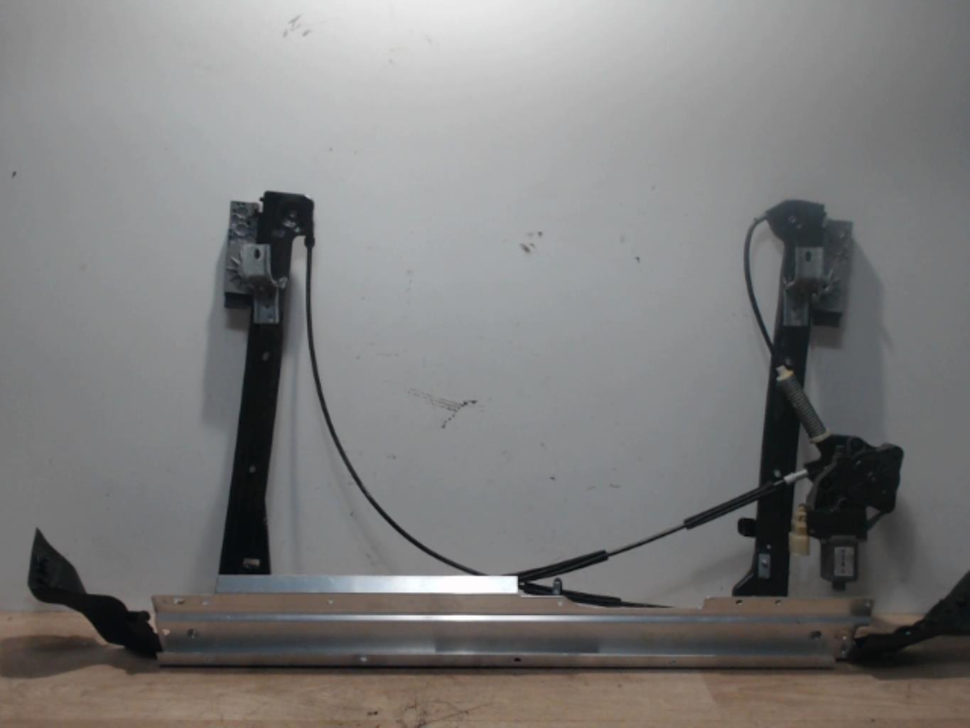 Leve vitre electrique avant droit