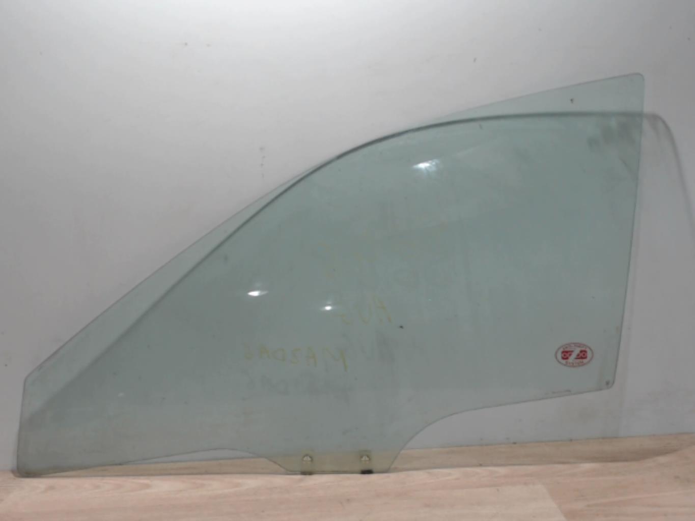 Vitre avant gauche