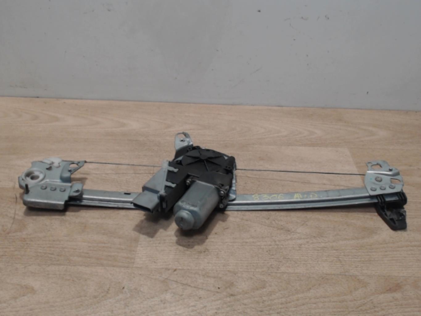 Leve vitre electrique avant droit