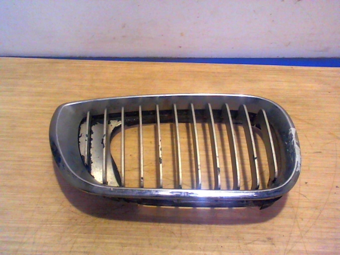 Grille de calandre droite