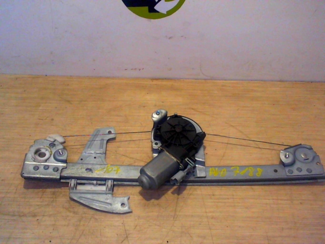 Leve vitre electrique avant droit