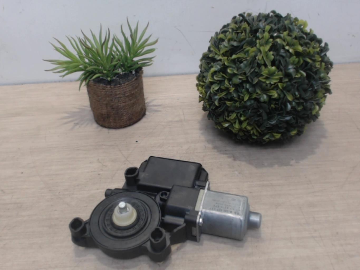 Moteur leve vitre arriere droit