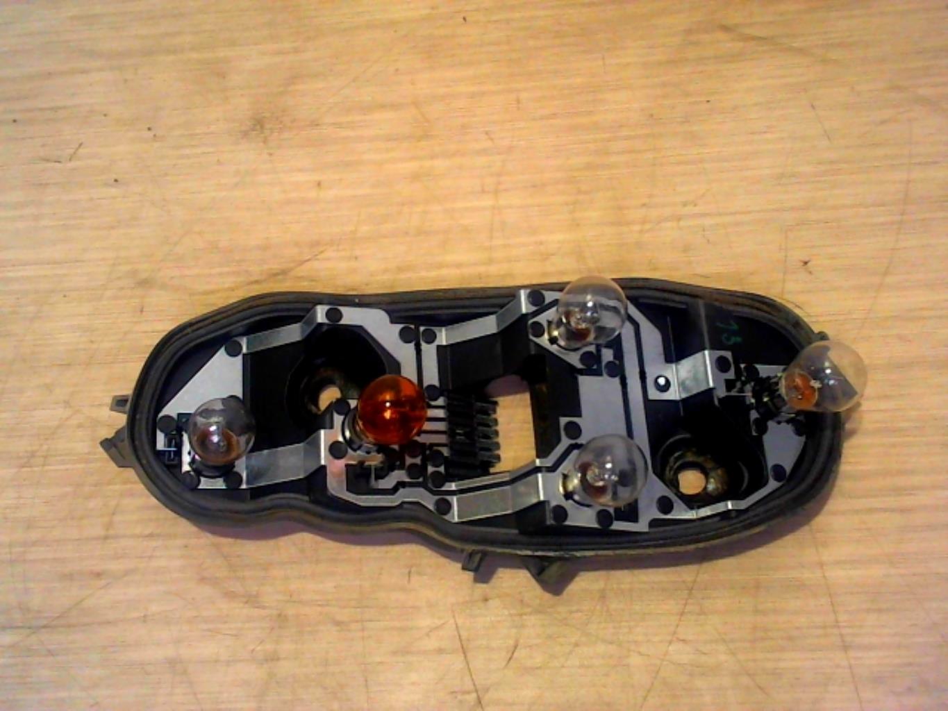 Platine feu arriere gauche