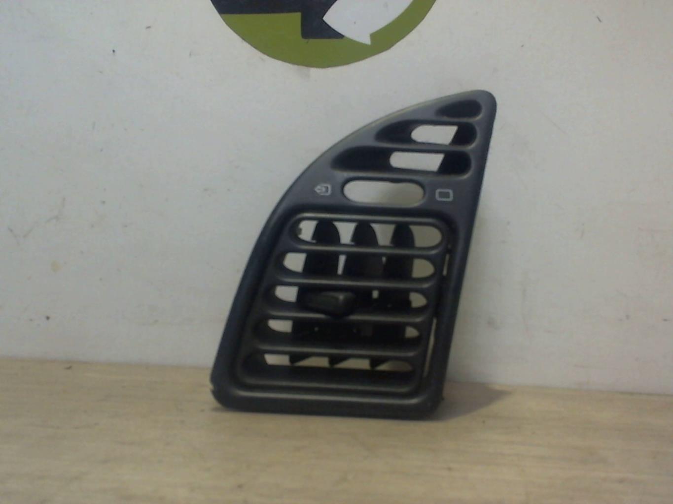 Aerateur tableau de bord avant gauche