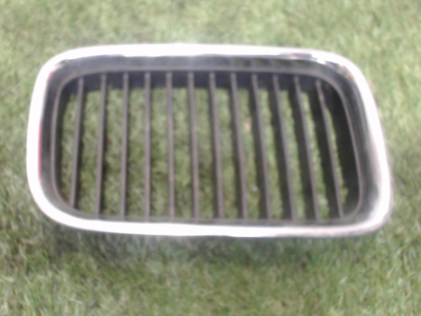 Grille de calandre droite