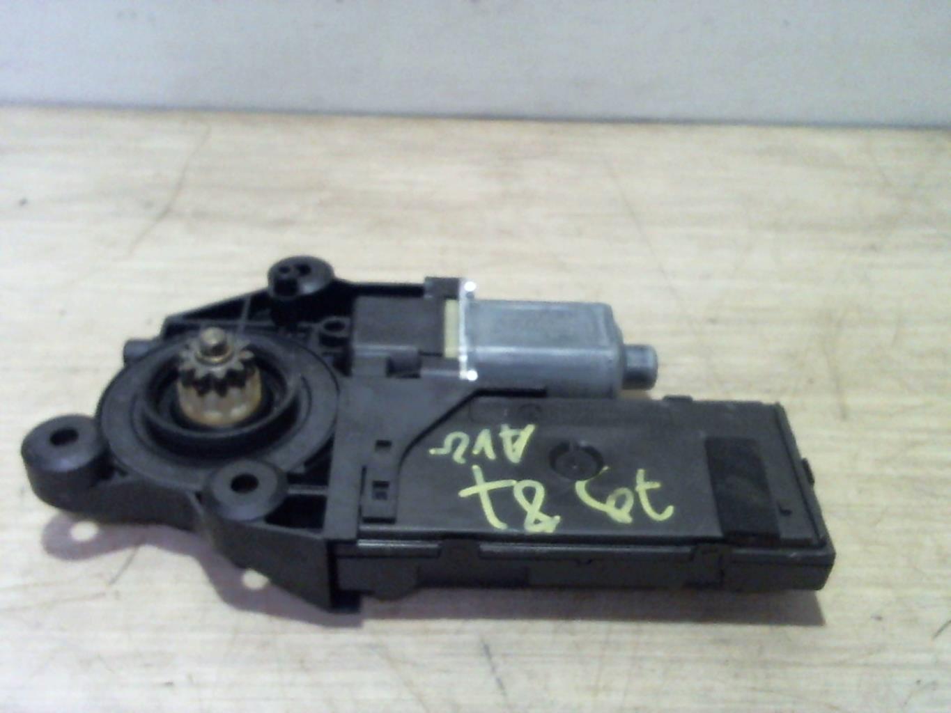 Moteur leve vitre avant gauche