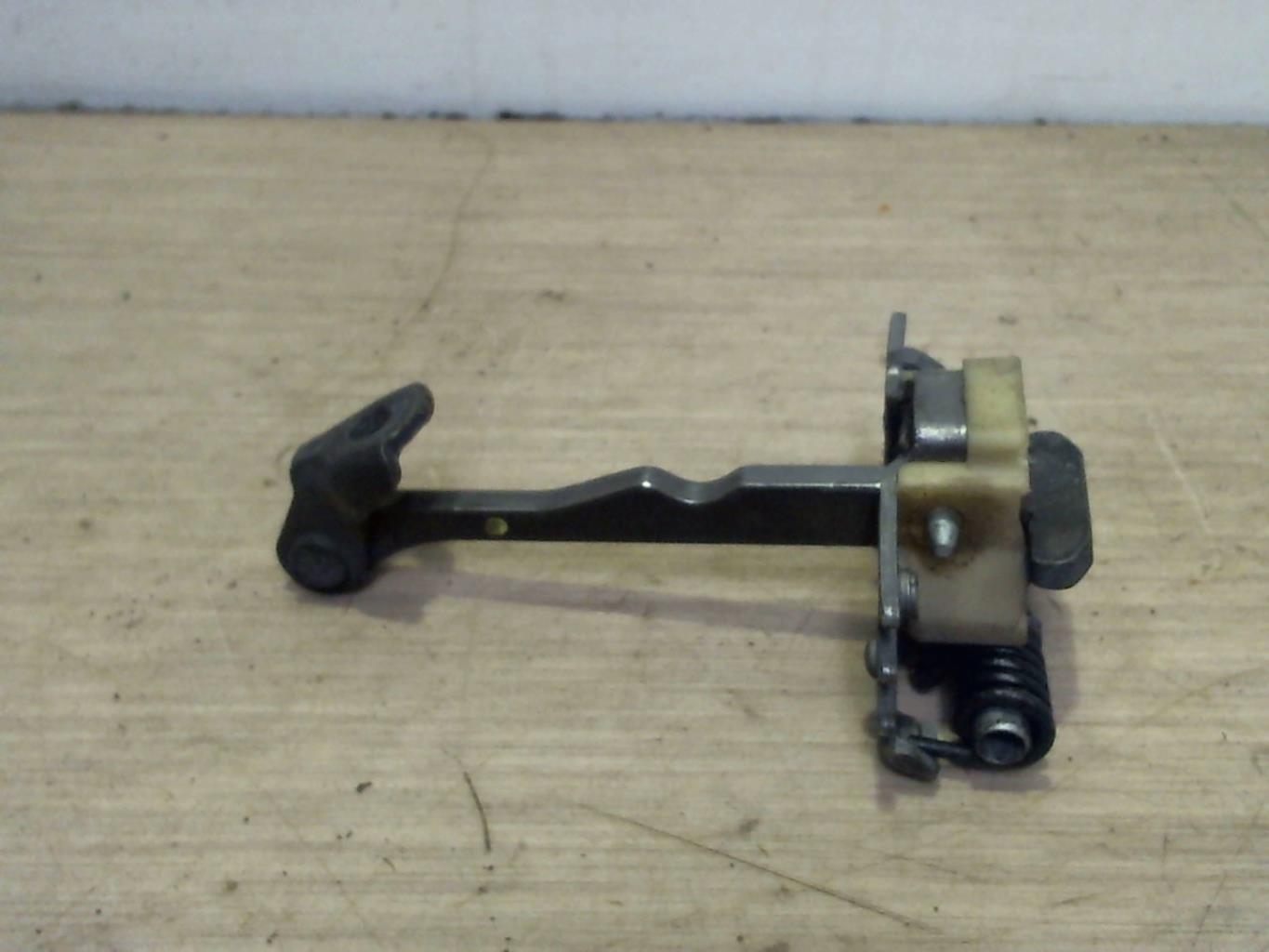 Tirant de porte avant gauche