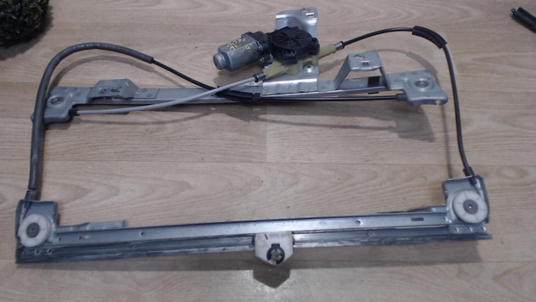 Leve vitre electrique avant gauche