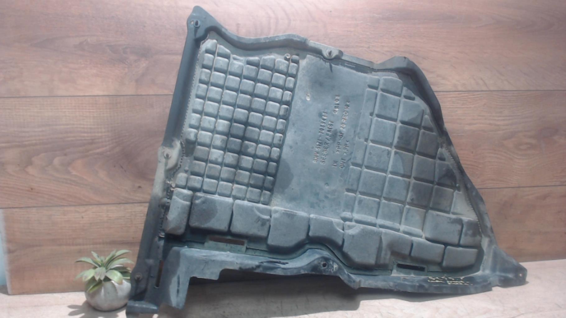 Cache sous moteur