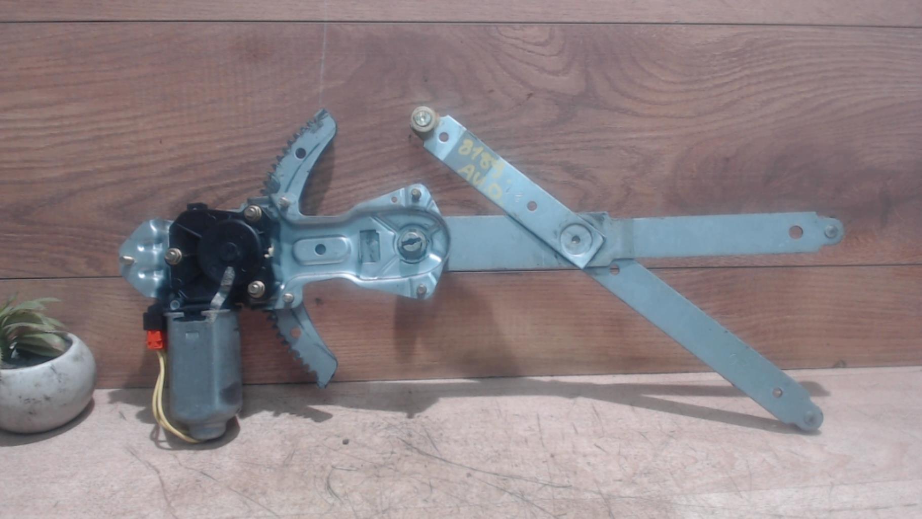 Leve vitre electrique avant droit