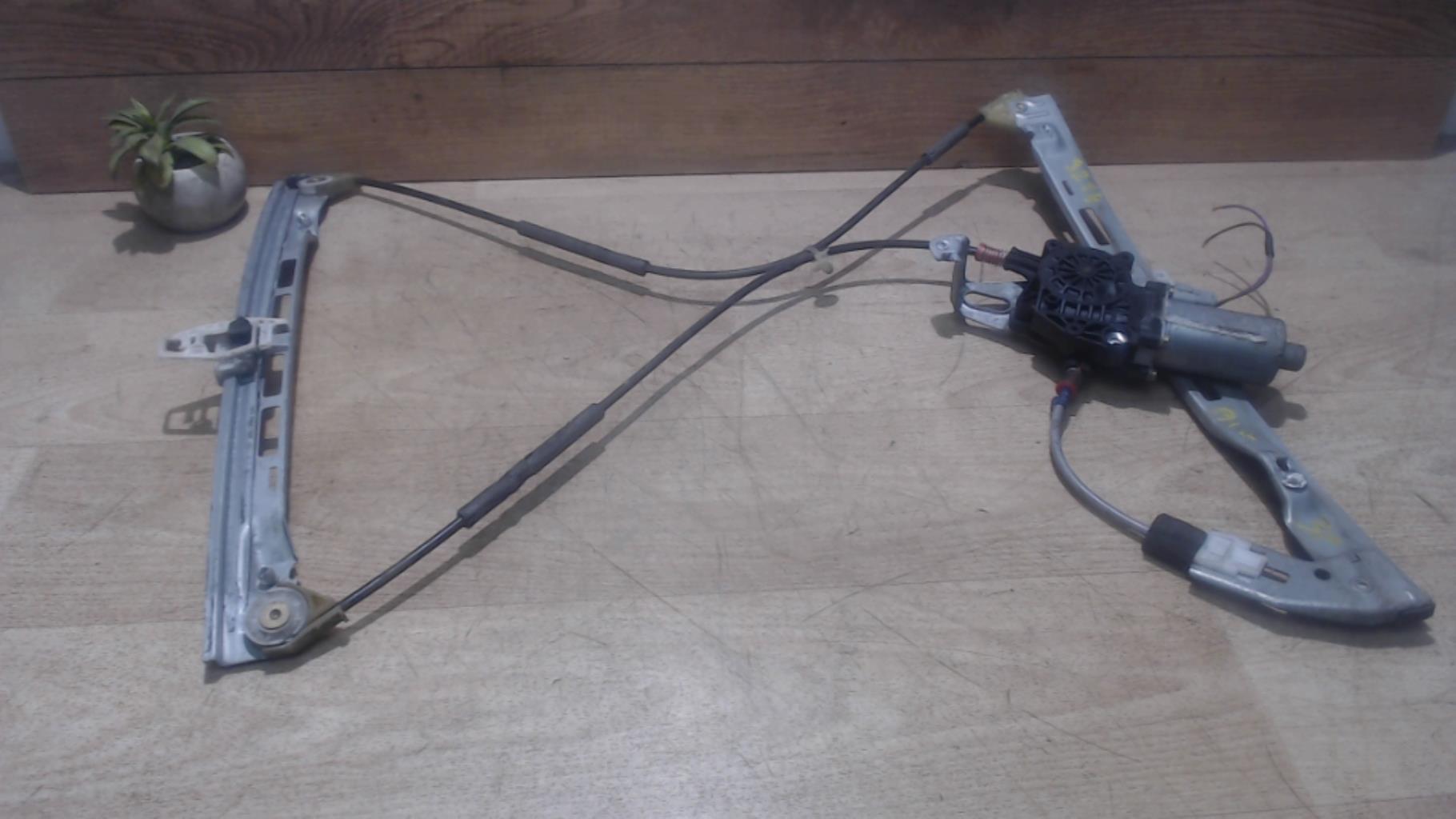Leve vitre electrique avant gauche