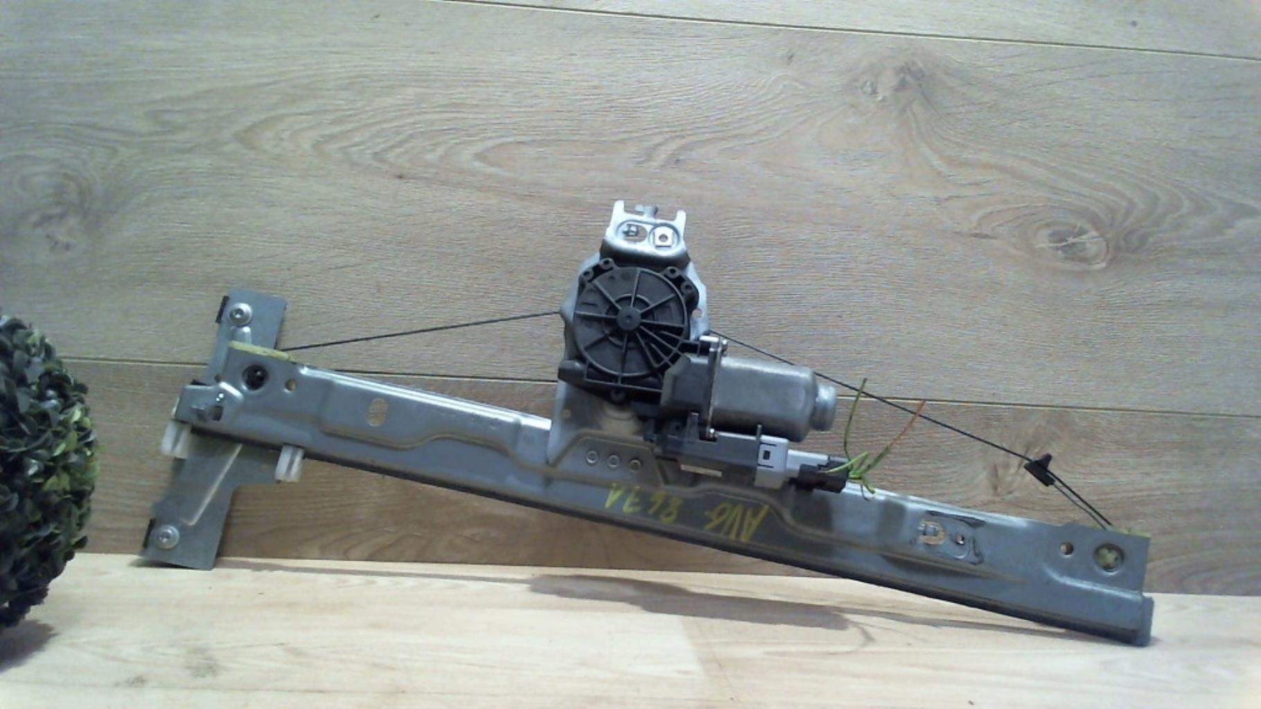 Leve vitre electrique avant gauche
