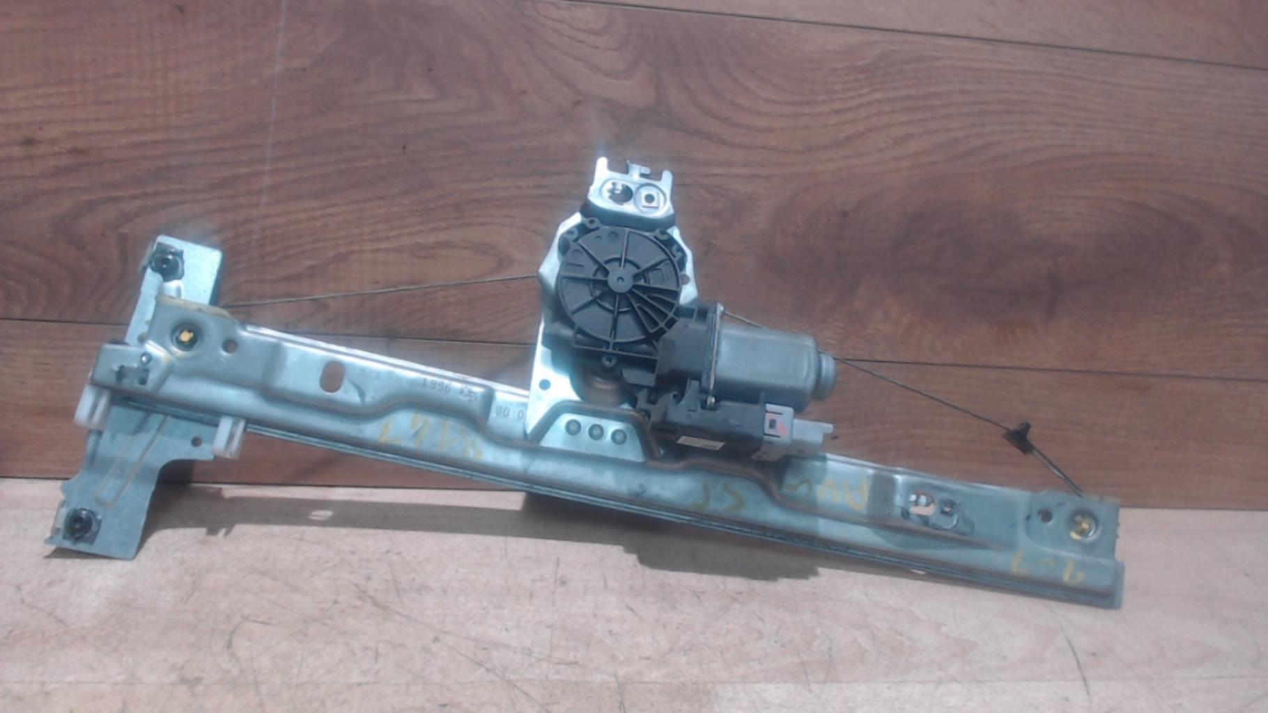 Leve vitre electrique avant gauche